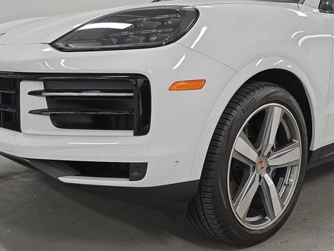 Certified 2026 Porsche Cayenne AWD/4WD image 11