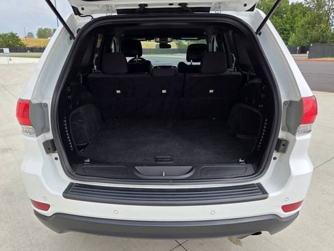 Used 2018 Jeep Grand Cherokee Laredo image 10