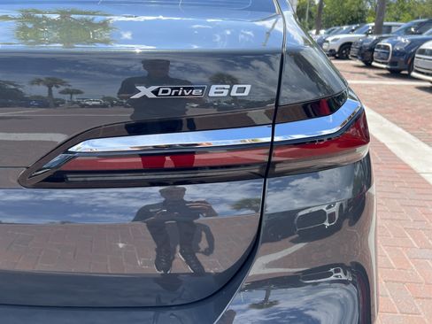 Used 2023 BMW i7 xDrive60 w/ Executive Package 2 AWD/4WD image 46