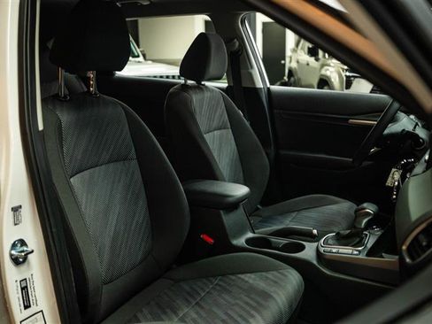 Used 2026 Kia Seltos LX AWD/4WD image 13