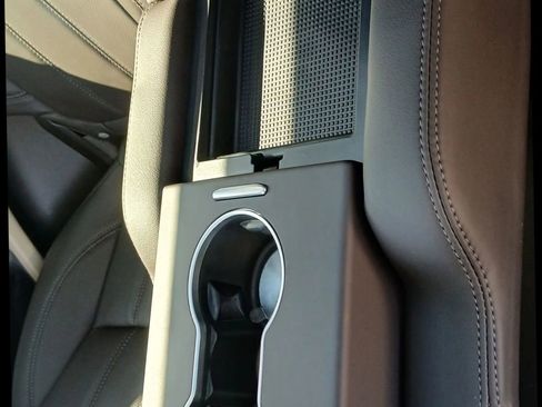 Used 2017 Land Rover Range Rover Sport HSE image 18