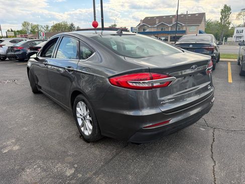 Used 2020 Ford Fusion SE FWD image 4