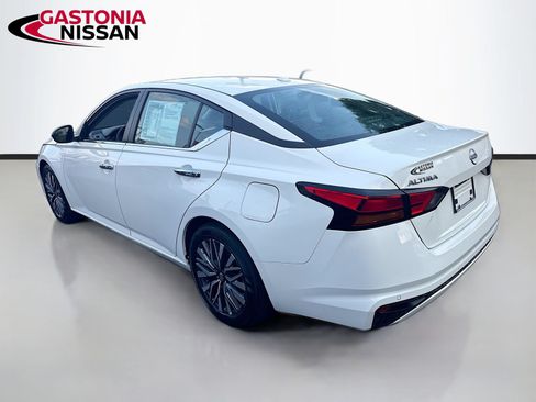 Used 2025 Nissan Altima 2.5 SV FWD image 6