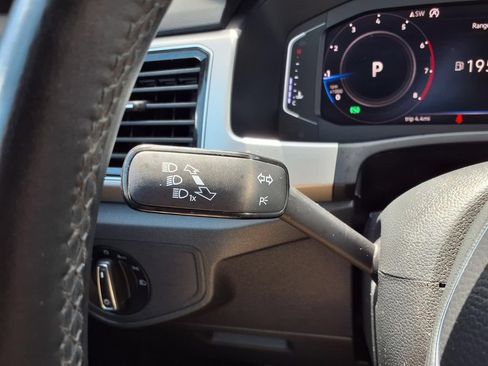 Used 2019 Volkswagen Atlas SEL FWD image 18