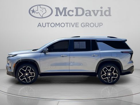 Used 2025 Chevrolet Traverse High Country w/ LPO, Floor Liner Package AWD/4WD image 4