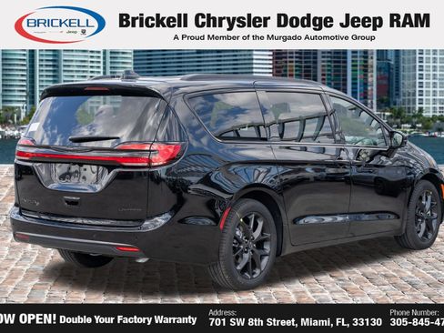 New 2026 Chrysler Pacifica Limited FWD image 5