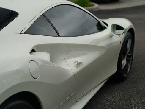 Used 2017 Ferrari 488 GTB RWD image 25