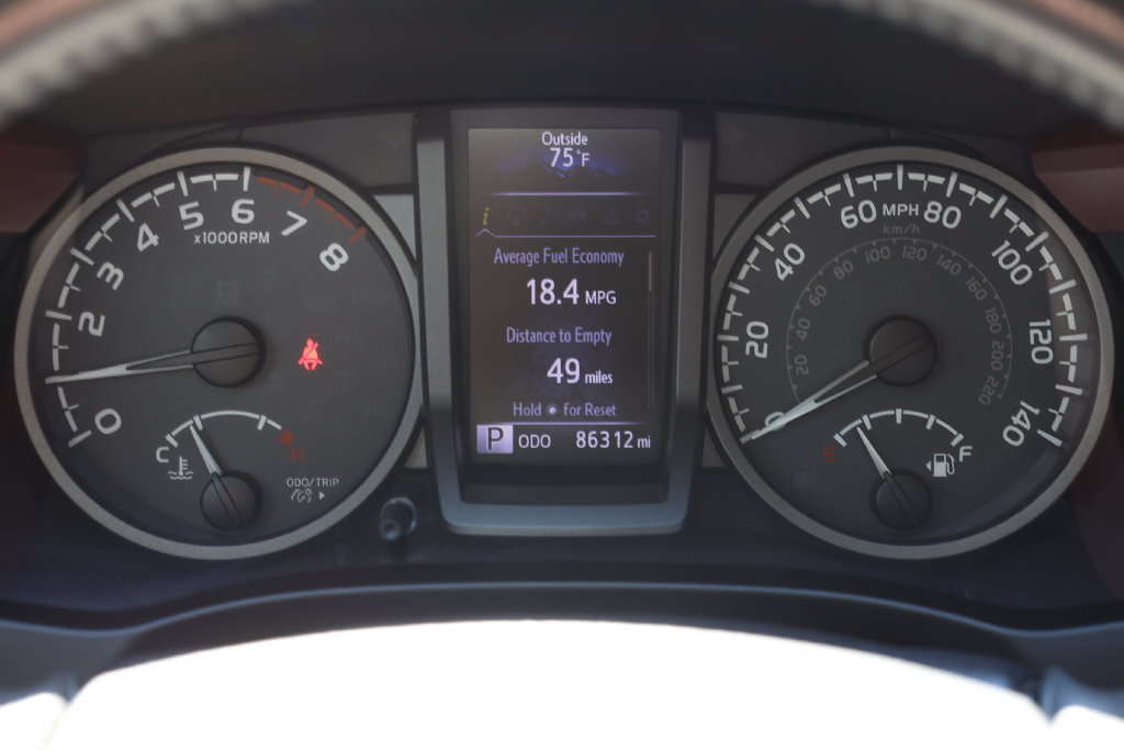 Used 2017 Toyota Tacoma TRD Off-Road AWD/4WD image 14