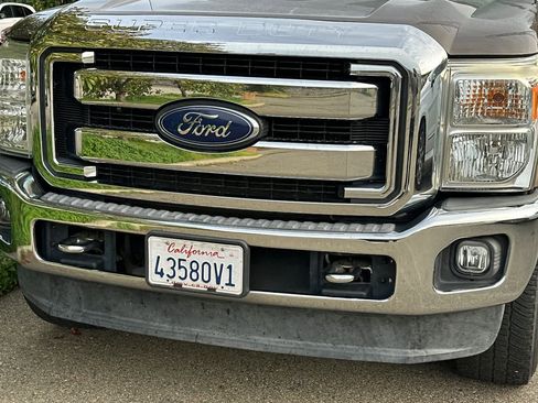 Used 2015 Ford F250 Lariat w/ Chrome Package image 8