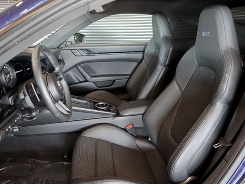 Used 2024 Porsche 911 Carrera T image 5