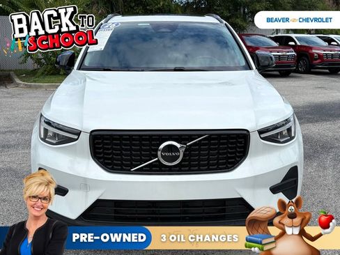 Used 2026 Volvo XC40 B4 Core FWD image 3