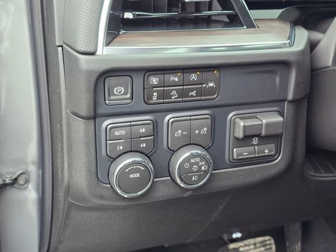 New 2026 Chevrolet Suburban Premier w/ Sun And Tow Package image 27