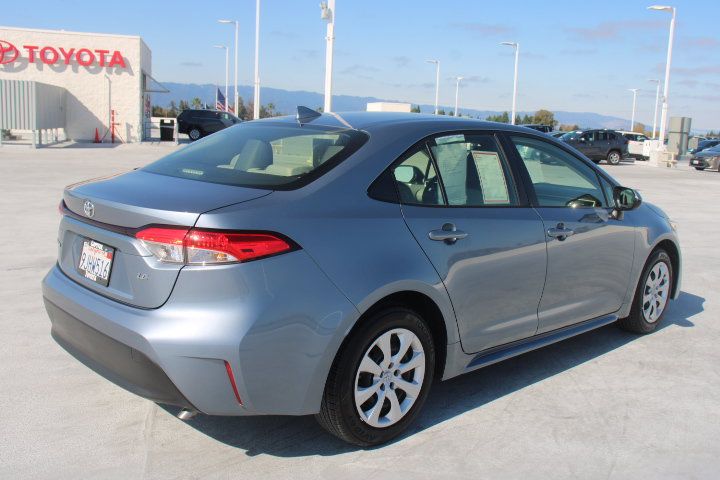 Certified 2024 Toyota Corolla LE FWD image 3