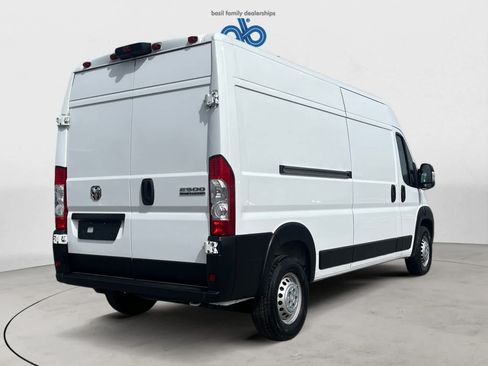 Used 2025 RAM ProMaster 2500 w/ Convenience Group FWD image 7