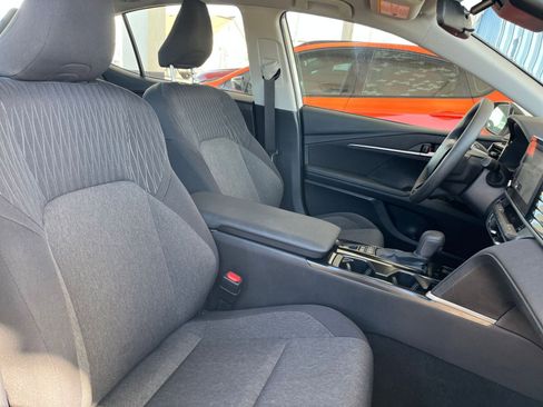 Used 2025 Toyota Camry LE image 35