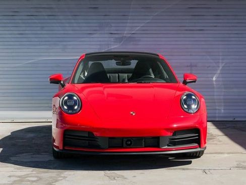 Certified 2025 Porsche 911 Carrera image 11