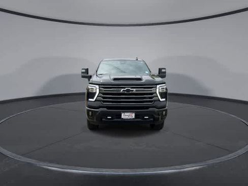 Used 2024 Chevrolet Silverado 2500 High Country w/ Midnight Edition AWD/4WD image 3