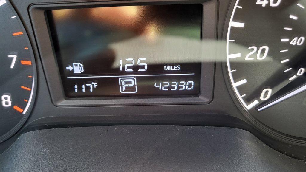 Used 2017 Nissan Sentra S FWD image 31