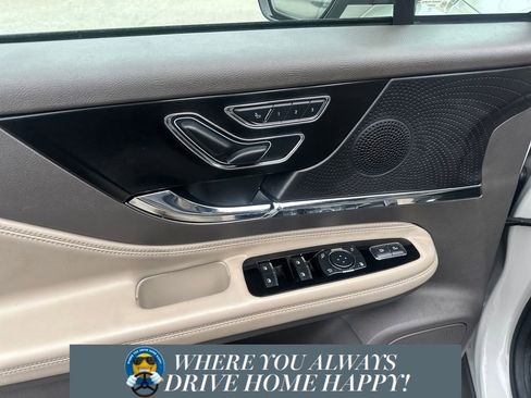 Certified 2023 Lincoln Corsair FWD w/ Equipment Group 101A image 10