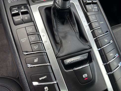Used 2019 Porsche Macan AWD/4WD image 33