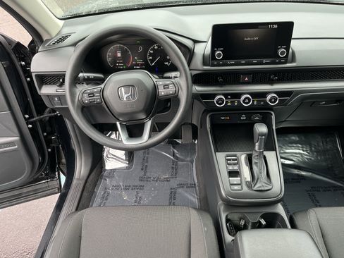 Used 2025 Honda CR-V LX image 11