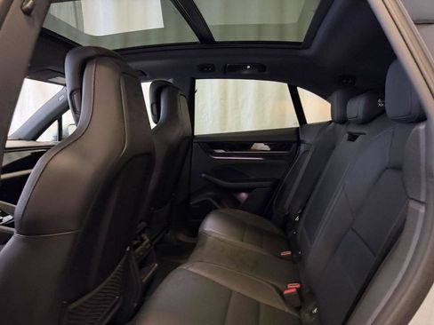 Used 2025 Porsche Macan 4S Electric AWD/4WD image 24