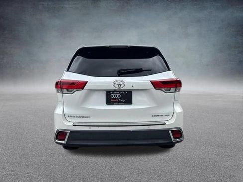 Used 2018 Toyota Highlander Limited Platinum AWD/4WD image 4