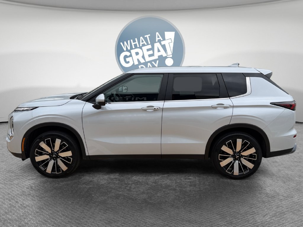 Used 2025 Mitsubishi Outlander SE AWD/4WD image 7