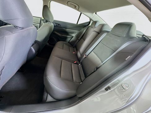 Used 2024 Nissan Altima 2.5 SV image 25