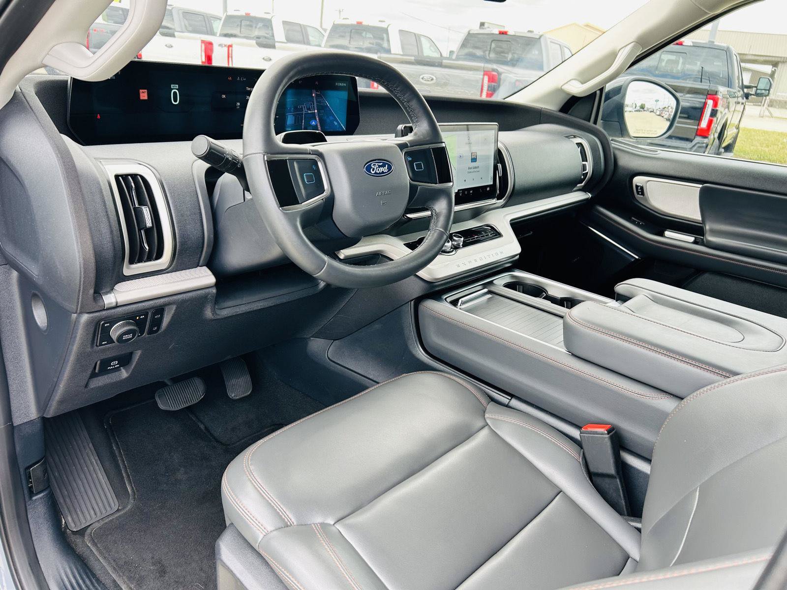 Used 2025 Ford Expedition Active AWD/4WD image 20