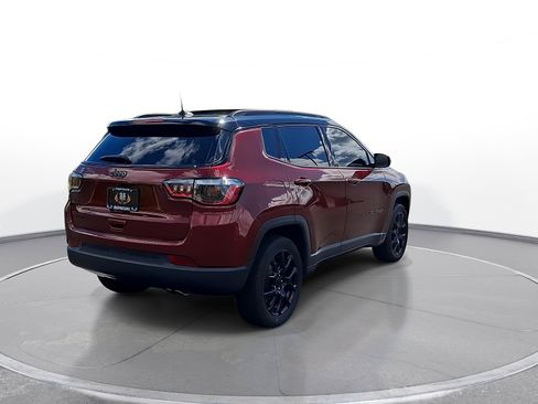 Used 2022 Jeep Compass Latitude w/ Sun and Sound Group AWD/4WD image 8