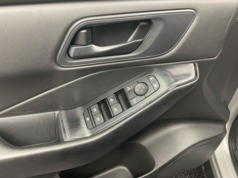 Used 2024 Nissan Rogue S FWD image 10