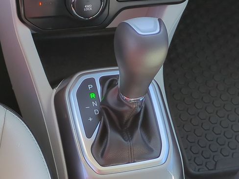 Used 2022 Jeep Renegade Limited image 25