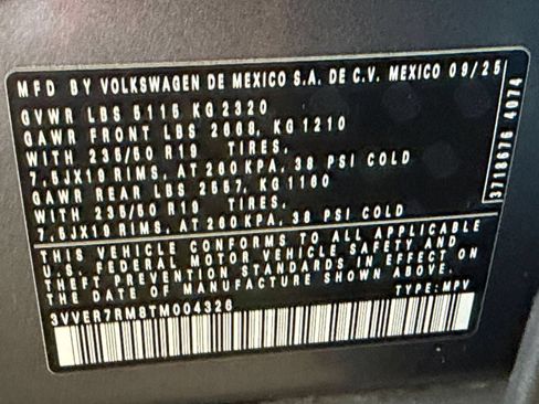 Used 2026 Volkswagen Tiguan SE AWD/4WD image 31
