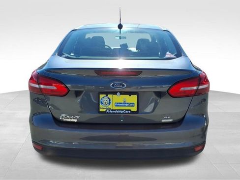 Certified 2018 Ford Focus SE w/ SE Appearance Package image 6