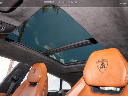 Used 2019 Lamborghini Urus AWD/4WD image 34