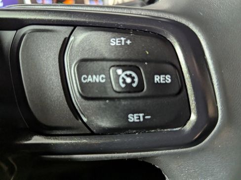 Certified 2018 Jeep Wrangler Sport image 22