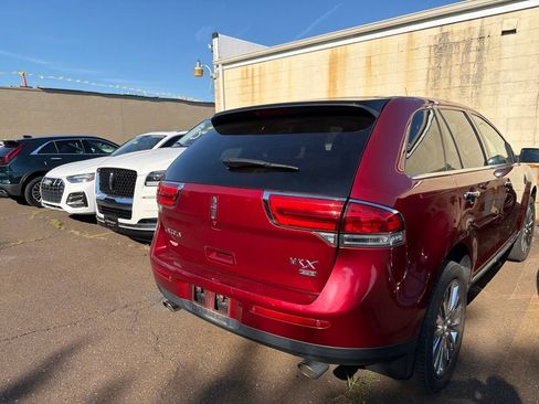 Used 2013 Lincoln MKX AWD image 3