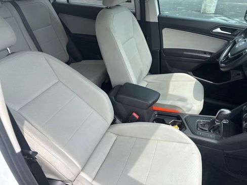 Used 2019 Volkswagen Tiguan SEL FWD image 16