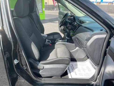 Used 2018 Nissan Rogue SV AWD/4WD image 11
