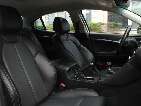 Used 2021 Genesis G70 2.0T Sport RWD image 27