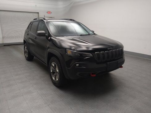 Used 2019 Jeep Cherokee Trailhawk AWD/4WD image 13