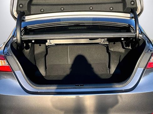 Used 2020 Toyota Camry SE image 23