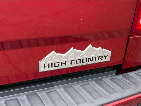 Used 2018 Chevrolet Silverado 1500 High Country image 10