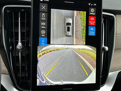 New 2026 Volvo XC90 B6 Plus w/ Protection Package Premier image 20