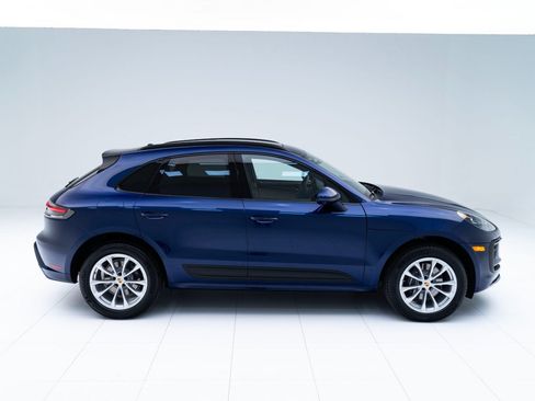 Certified 2026 Porsche Macan AWD/4WD image 8