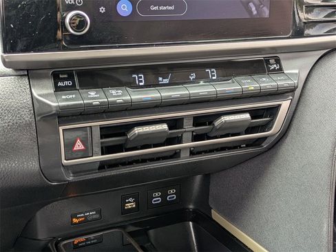 Used 2025 Toyota Camry LE image 17