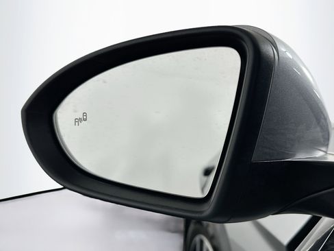 Used 2025 Volkswagen Jetta SE image 16