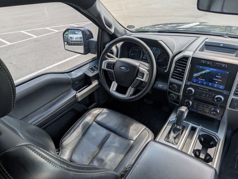 Used 2019 Ford F150 Lariat w/ Equipment Group 502A Luxury AWD/4WD image 9