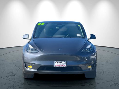 Used 2023 Tesla Model Y Performance image 9